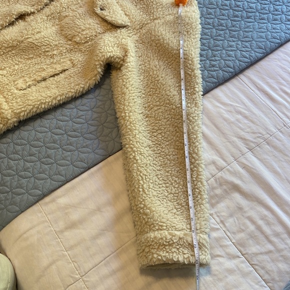 Levi’s women’s Sherpa trucker jacket- Large - Picture 5 of 6